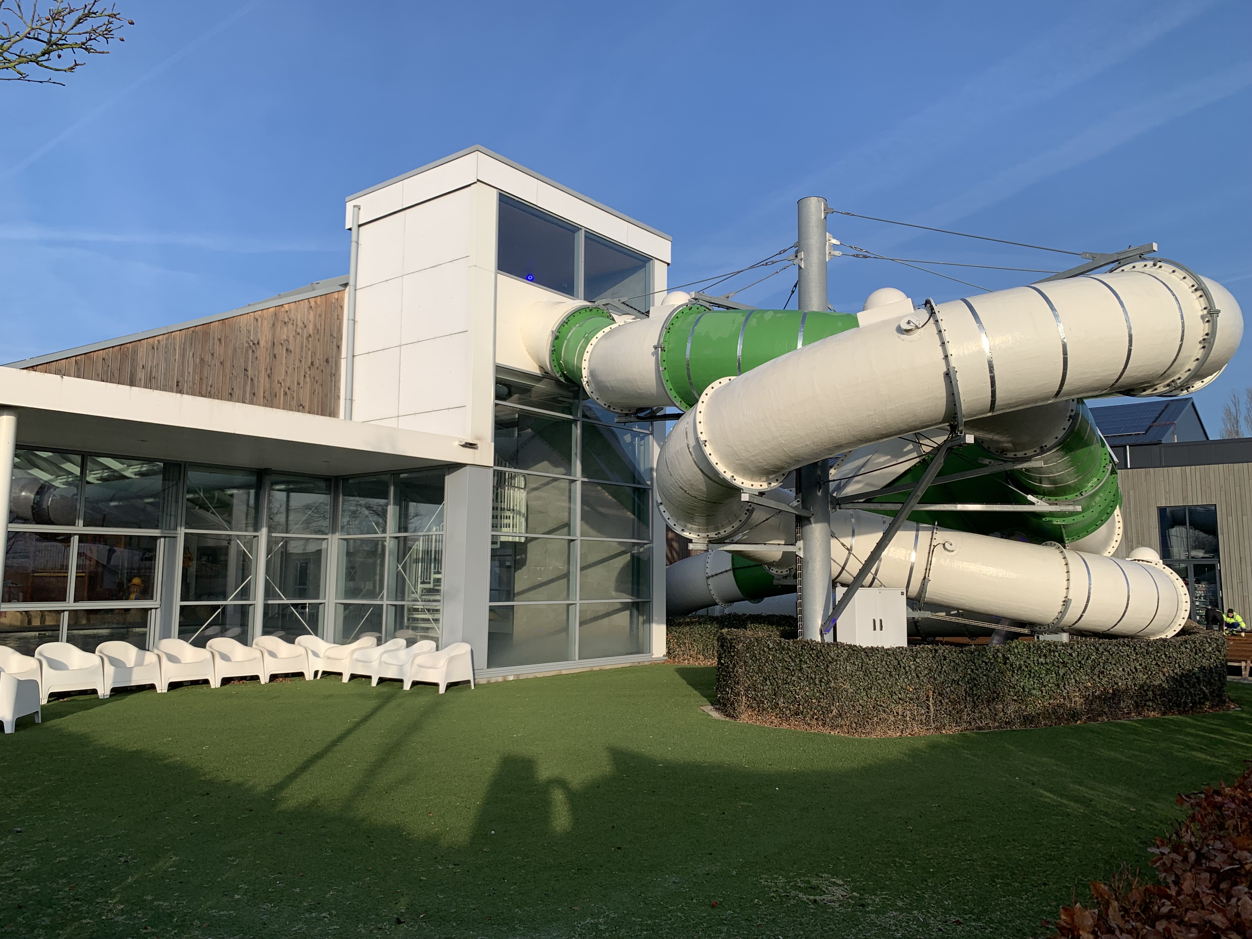 Het zwempaleis van Eiland van Maurik