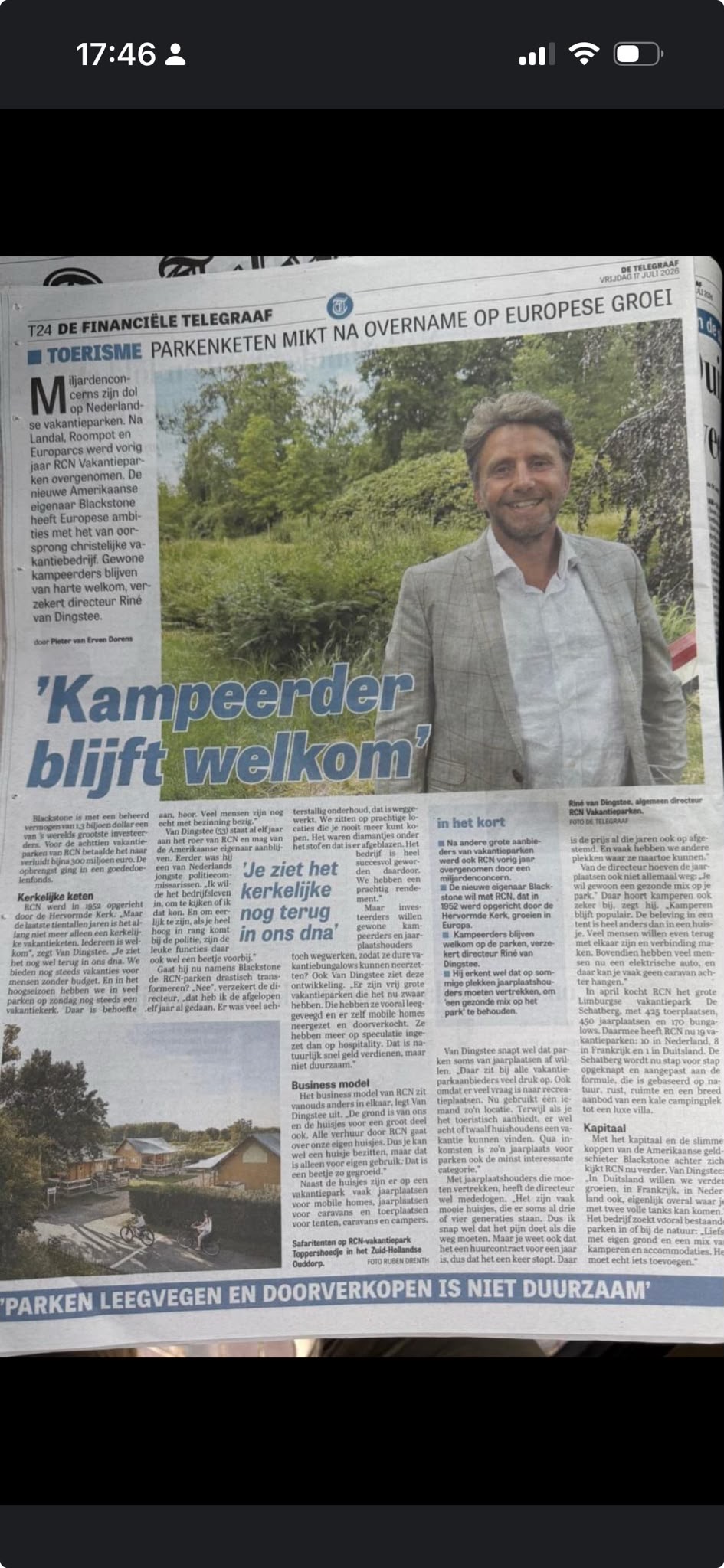 Krantenartikel over de overname van RCN Vakantieparken en de groei van vakantieparkketens