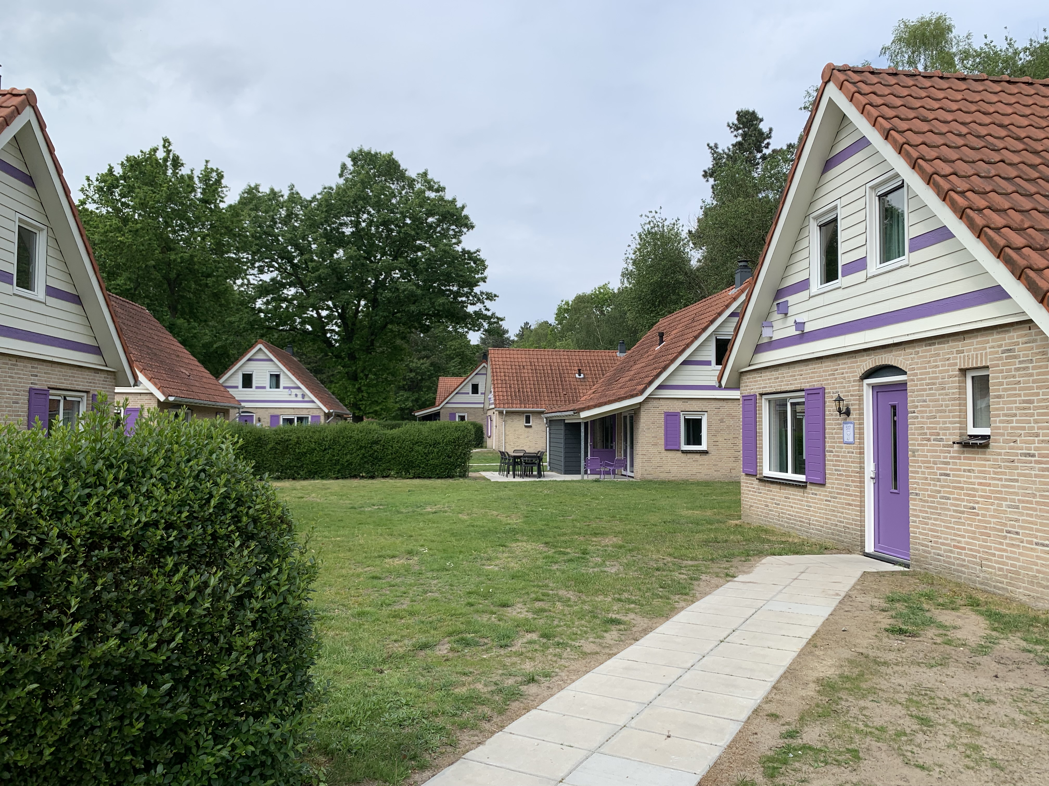 Bestaande vakantiewoningen omgebouwd naar thema accommodaties De Tovertuin